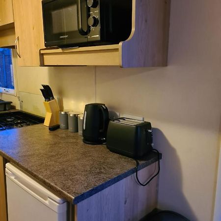Cosy, Family Caravan Near The Beach 클랙톤온씨 외부 사진