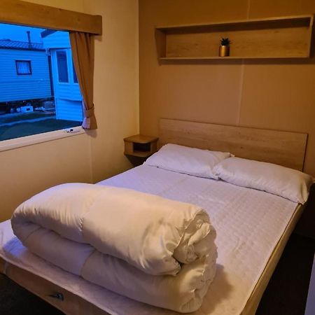 Cosy, Family Caravan Near The Beach 클랙톤온씨 외부 사진