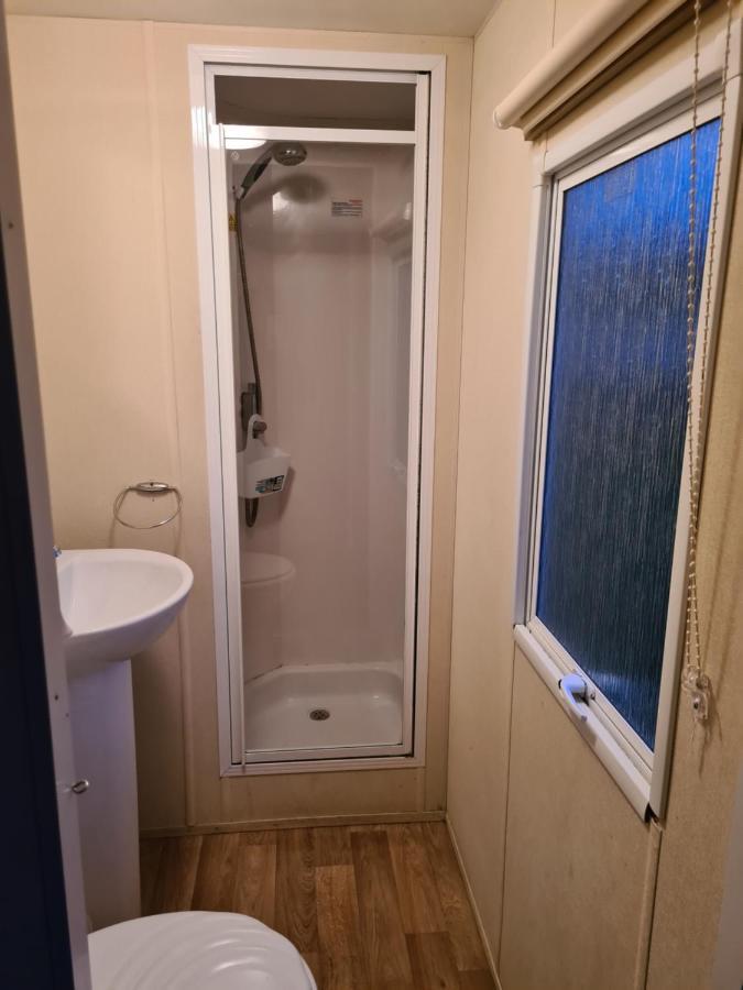 Cosy, Family Caravan Near The Beach 클랙톤온씨 외부 사진